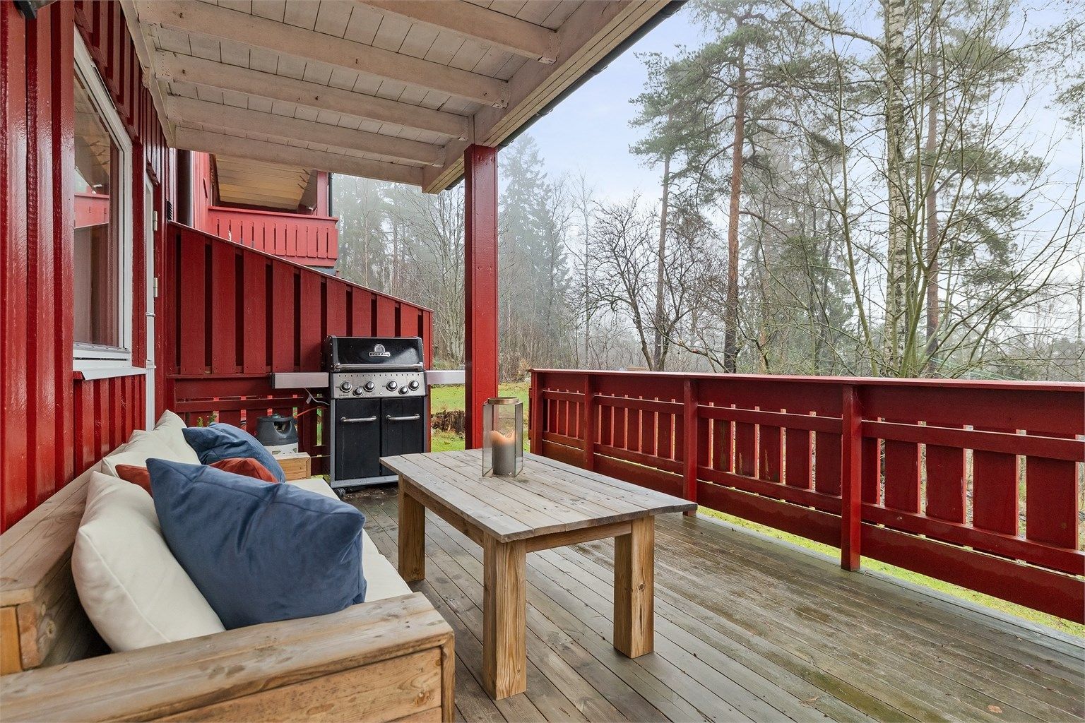 Fra terrassen har man direkte adkomst til Lillomarka!