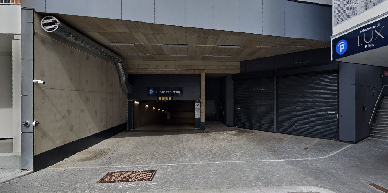 Inngang parkeringskjeller