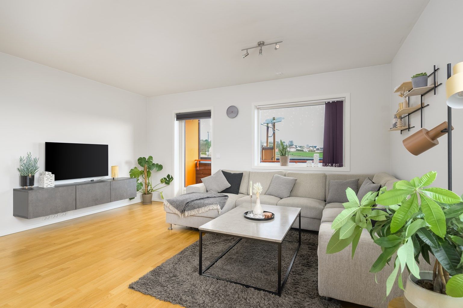 Velkommen til Sandangersvingen 4, presenteres av Dardan Shabi v/Eiendomsmegler Krogsveen.