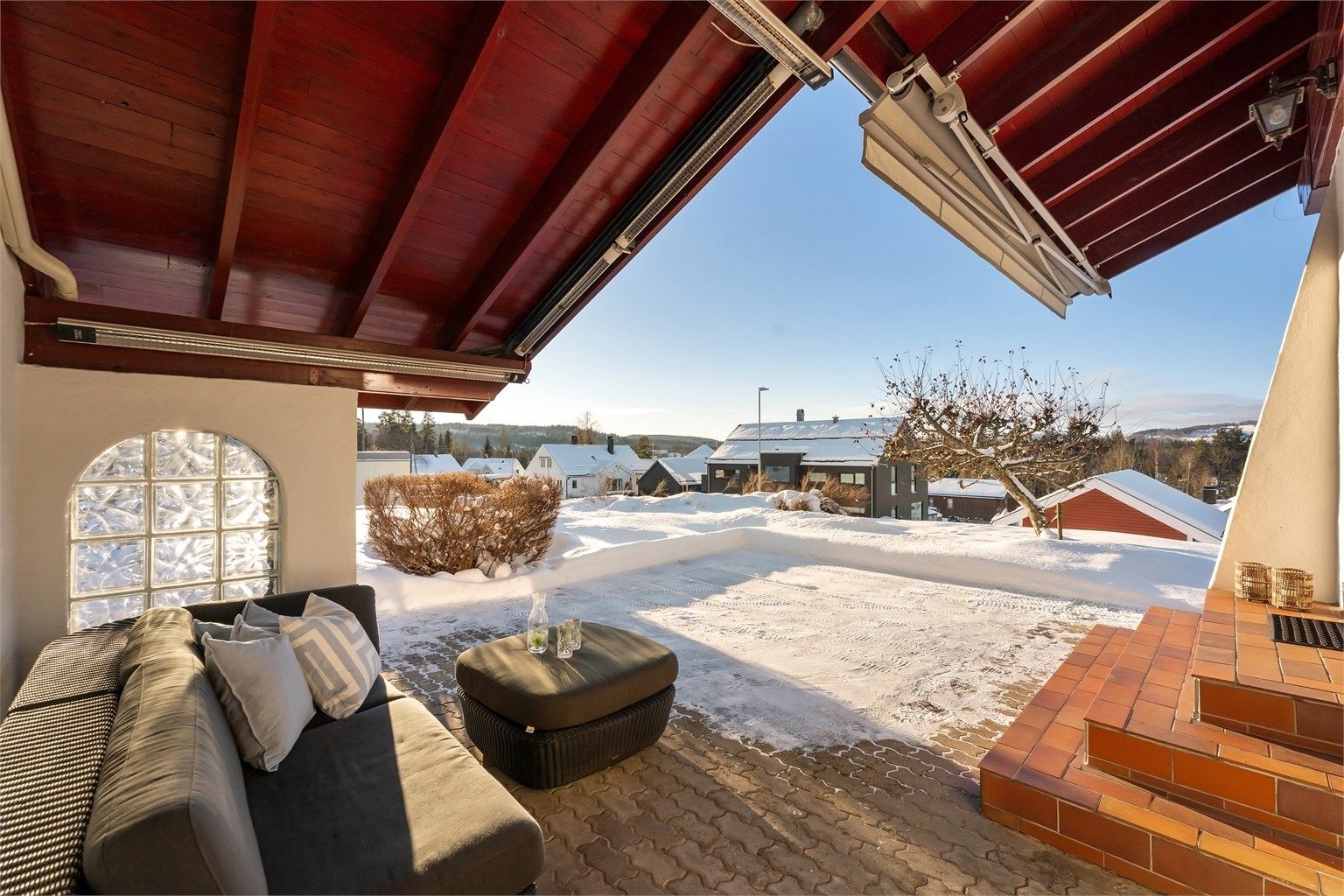 Her er det god plass til en utendørs salong.