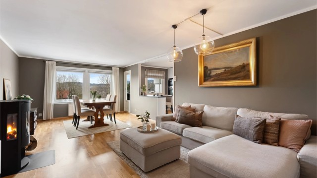 Velkommen til Grevlingåsen 15B presentert av eiendomsmegler Fredrik Nordstrøm v/ Krogsveen Bekkestua.