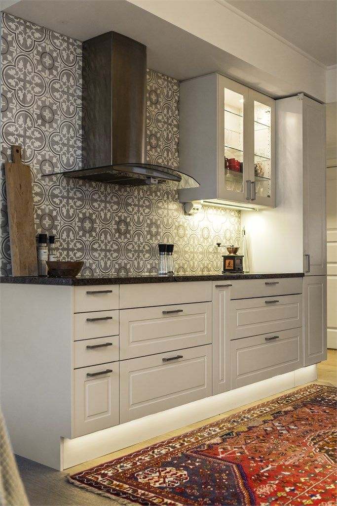 Et godt arbeidskjøkken med god benk- og skuffeplass