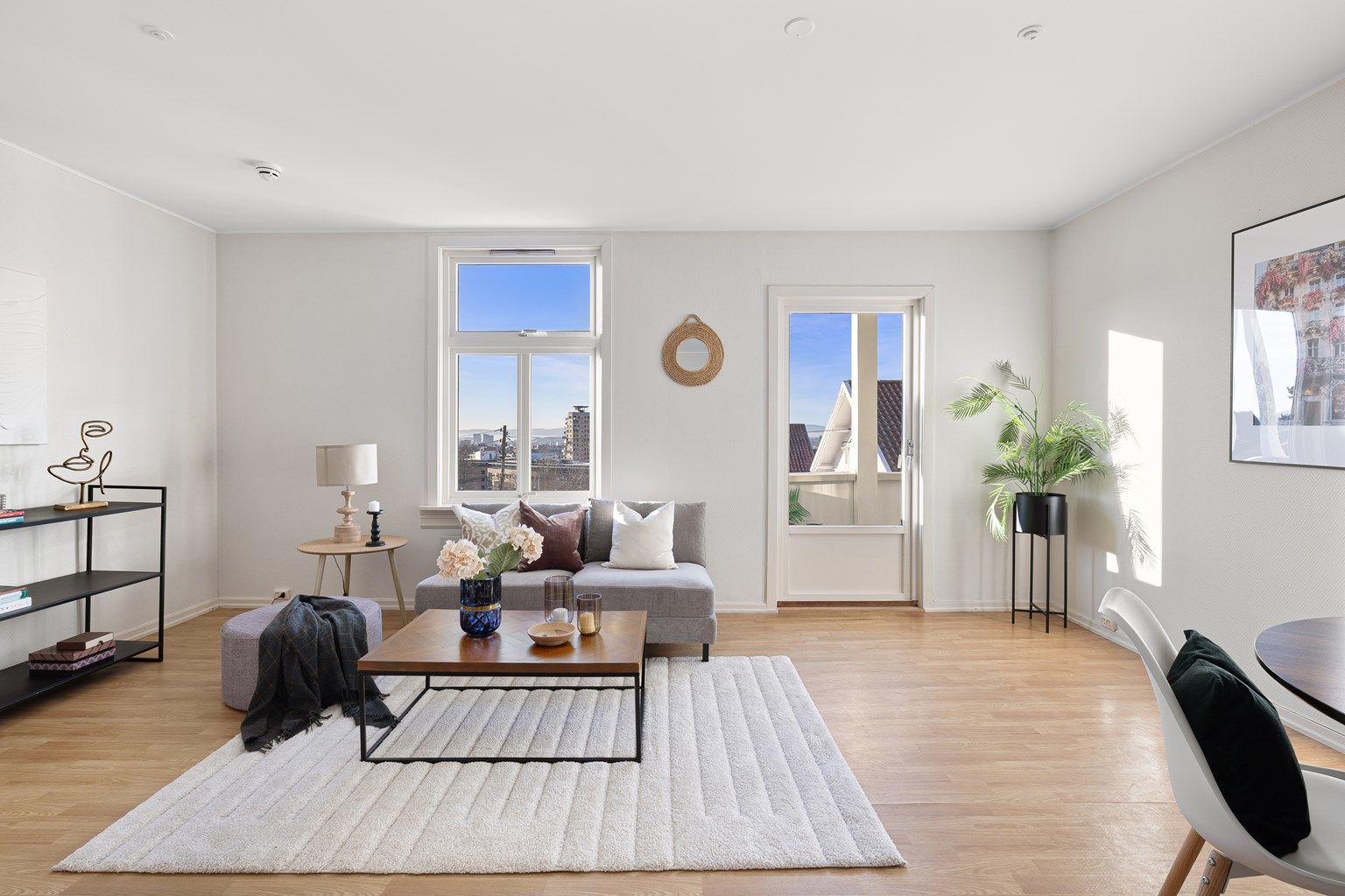 Velkommen til "Store Granli" og en sentralt beliggende 2-roms med nydelig utsikt!