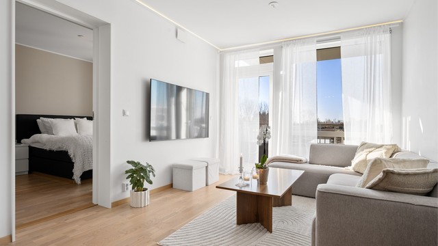 Fra stuen har man direkte adkomst til leilighetens balkong.