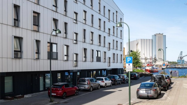 Leiligheten strekker seg over to plan, 1.-og 2. etasje.