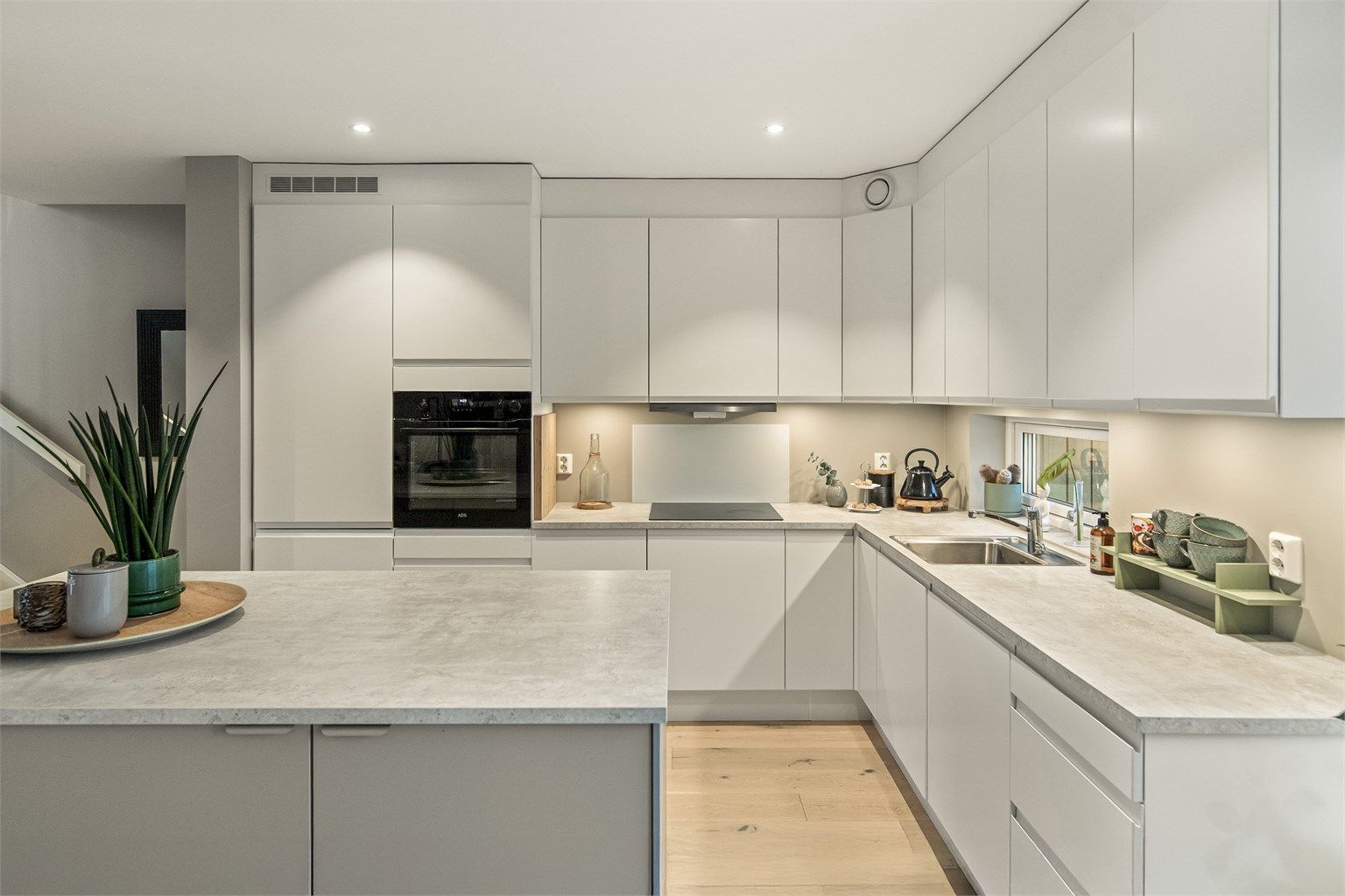 Kjøkken er vesentlig oppgradert og påkostet ut over standard leveranse nybygg