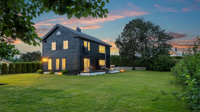Eiendommen ligger i et veletablert og barnevennlig boområde på Sand.