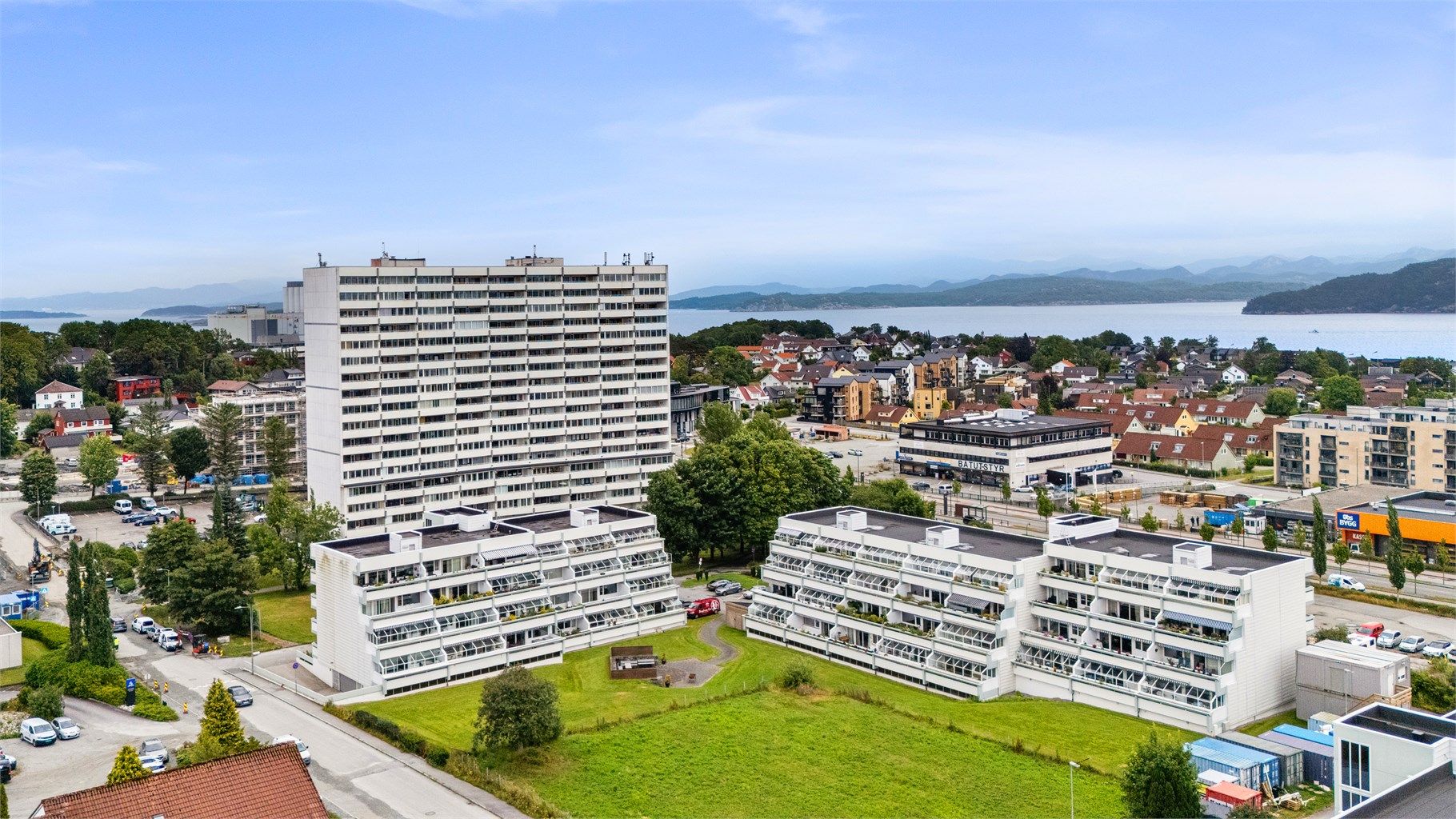 Fra Eikeberget er det kort vei til både fjorden, turområder og Stavanger sentrum.