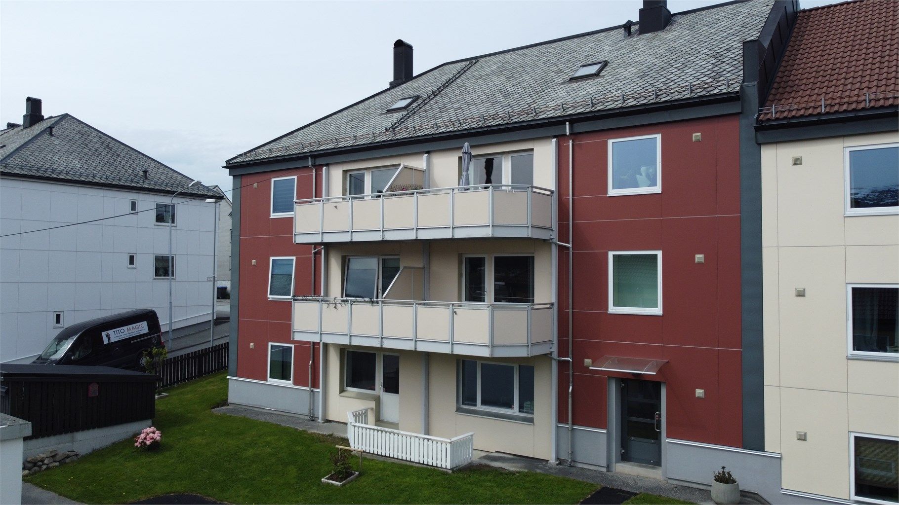 Leiligheten ligger i byggets tredje etasje og har en praktisk og luftig planløsning.
Foto: Selger