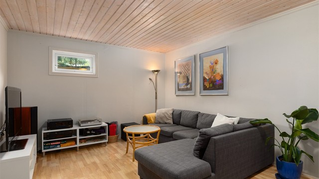Kjellerrom innredet som kjellerstue (Ikke godkjent som rom til varig opphold)