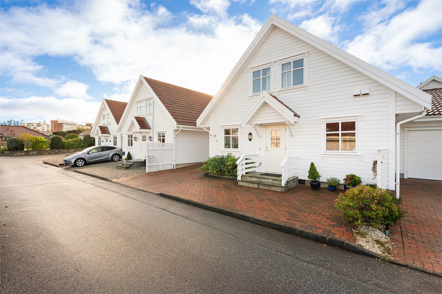 Lene Hviding v/Krogsveen har gleden av å presentere Kaprifolveien 28.