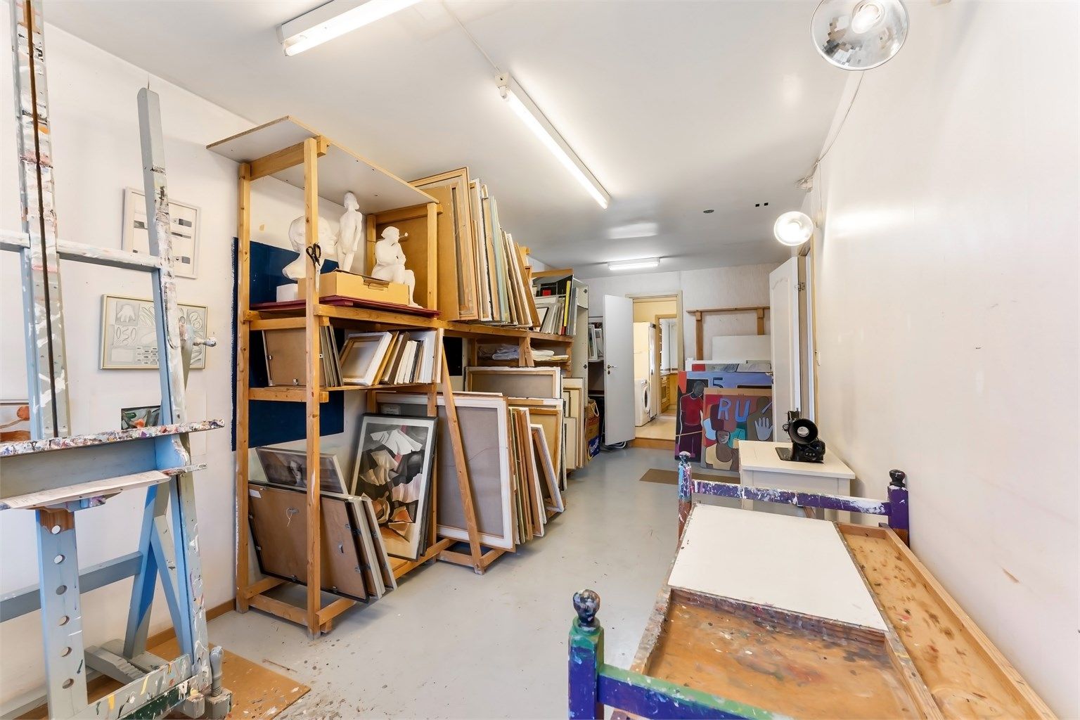 Rommet er byggemeldt som soverom, men har tidligere blitt brukt som arbeidsrom/atelier