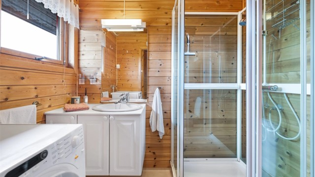 Det er fint mulig å ha vaskemaskin på badet.