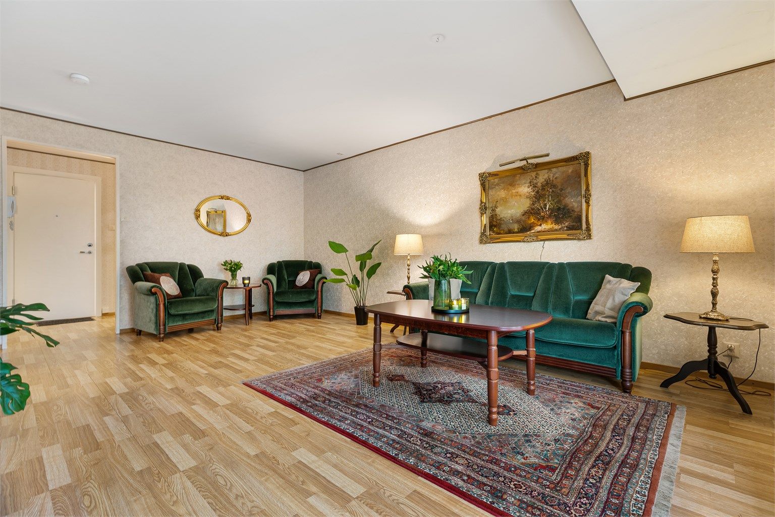 Her er det plass til både spise- og sittegruppe 