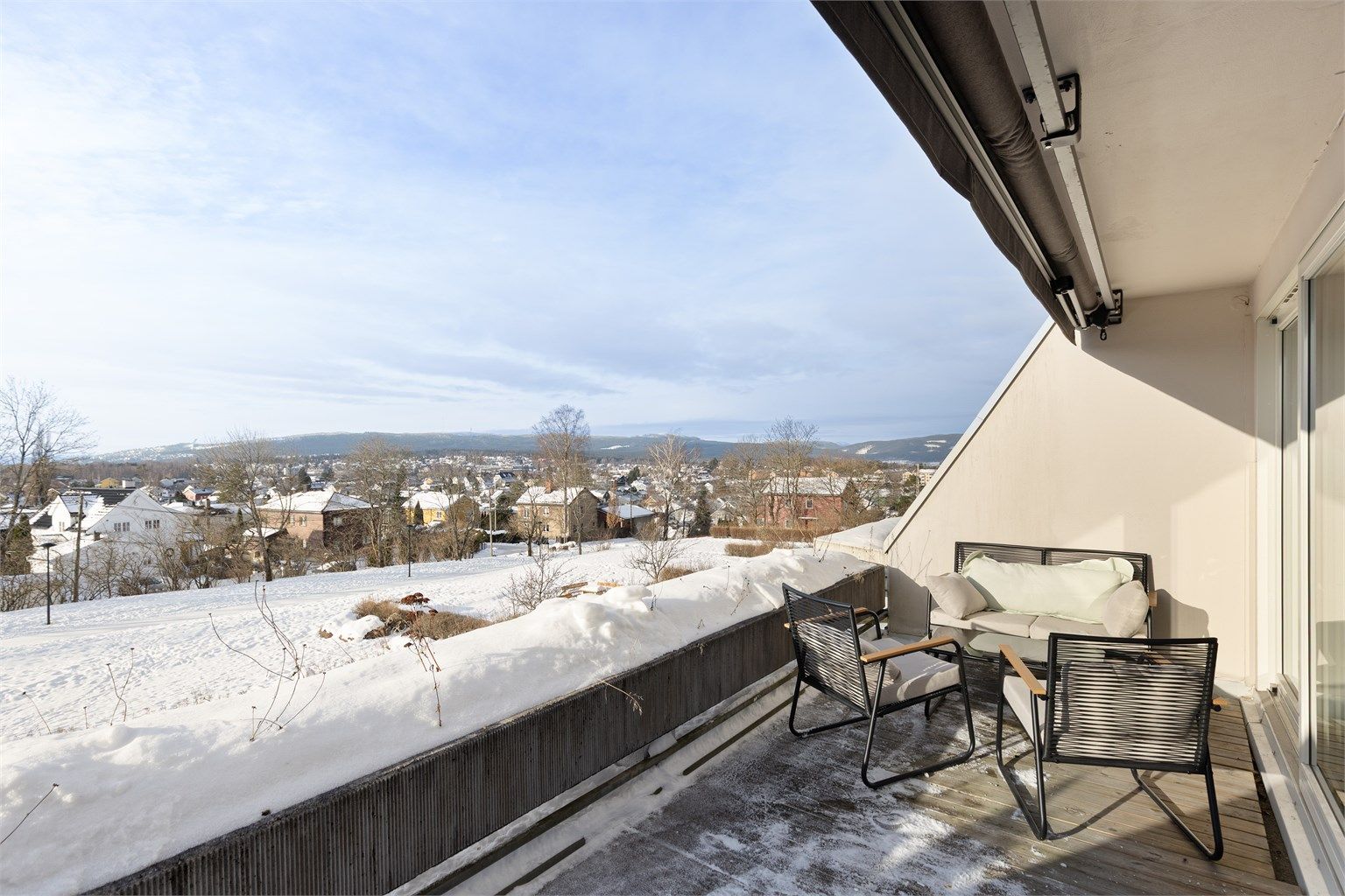 God plass til sittegruppe og grill