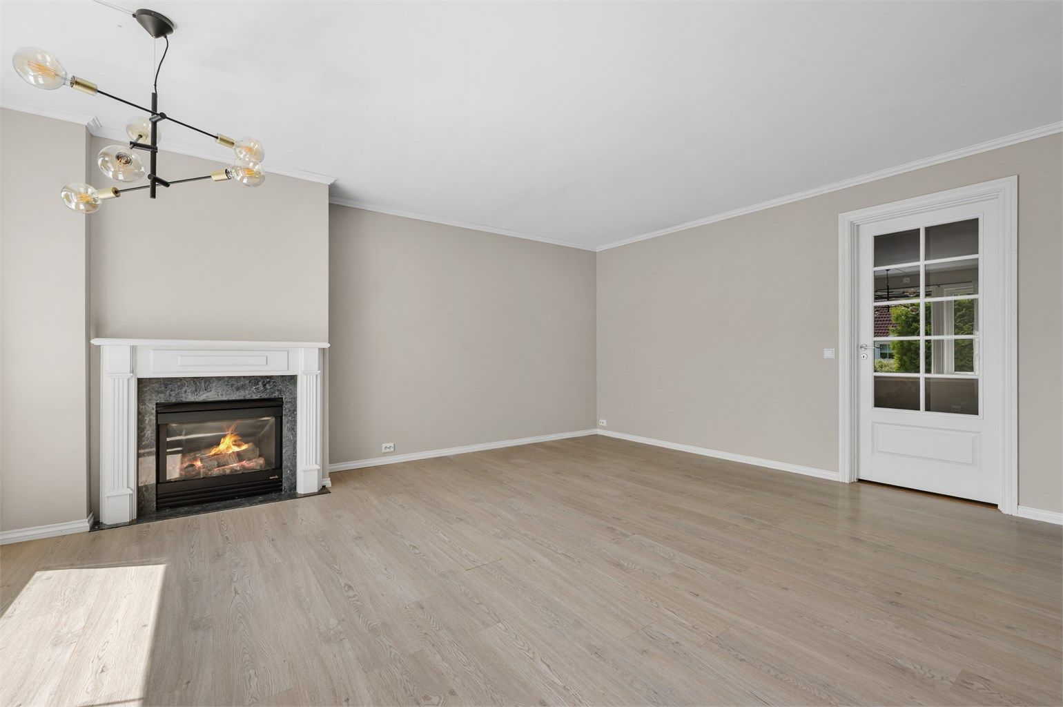 Koselig stue med effektiv gasspeis