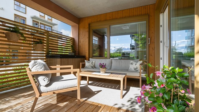 Markterrasse med god plass til utemøblement.