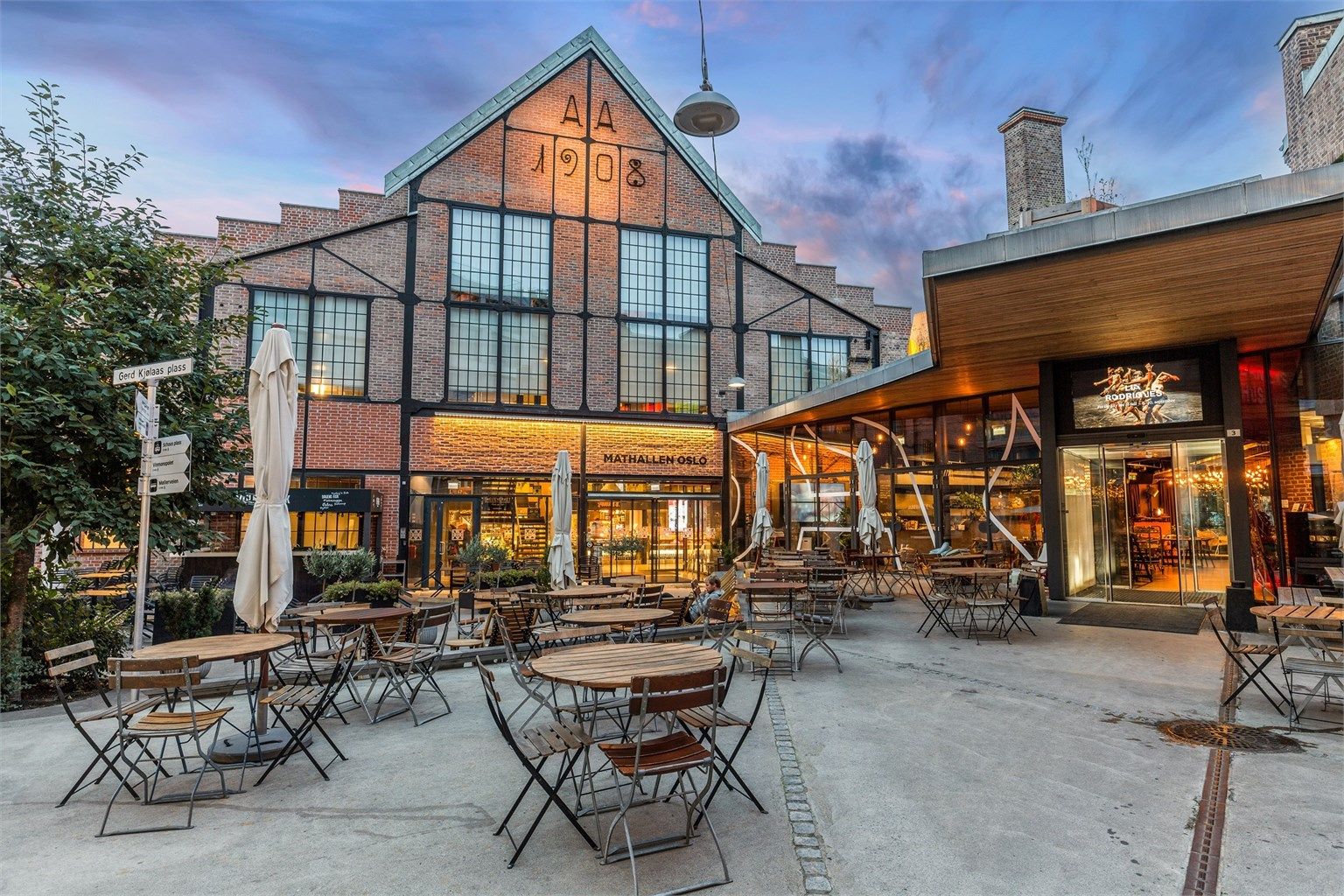 Det er heller ikke langt til den spennende Mathallen på Vulkan.