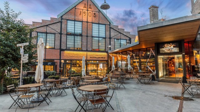 Det er heller ikke langt til den spennende Mathallen på Vulkan.