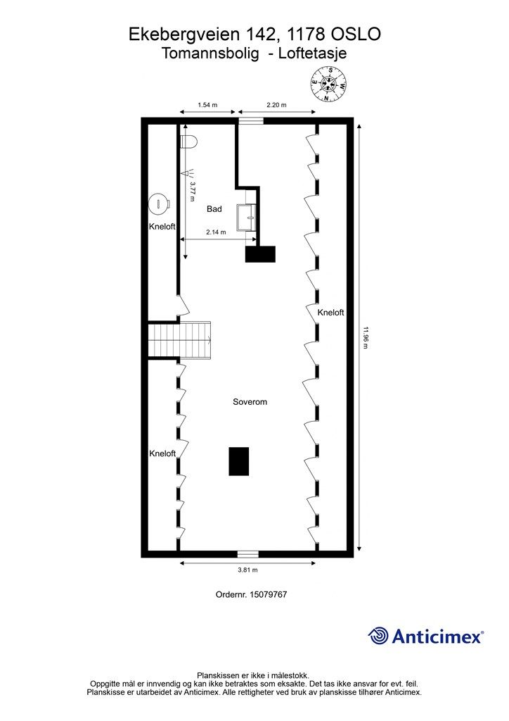 Loftsetasjen er innredet med et stort disponibelt rom og et separat bad. Loftet er ikke godkjent for varig opphold.