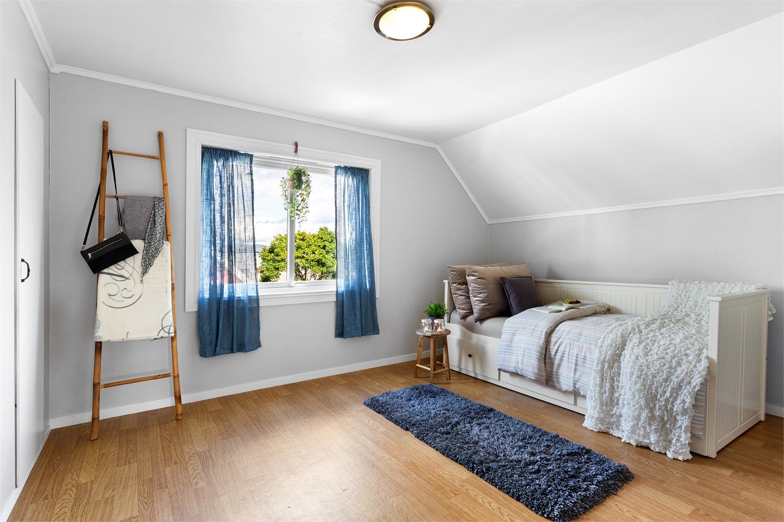 Soverom med gardrobeplass i 2.etasje
