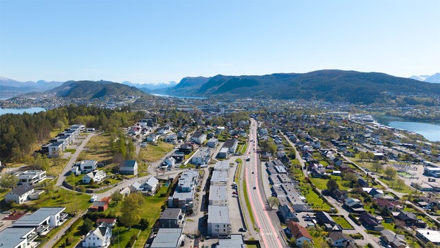 Herfra er det kort vei til handelssentrum på Moa samt gode bussforbindelser til Ålesund sentrum