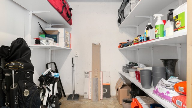 Det medfølger og bod, i parkeringskjelleren