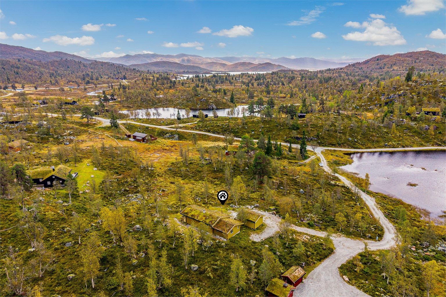 Dette er stedet for rekreasjon, peiskos og hyggelige samlinger rundt langbordet.