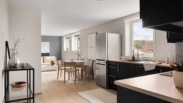 I underetasjen ble en stor hybel med blant annet tre soverom etablert i 2019. Ferdigattest for bruksendring er utstedt i 2026.