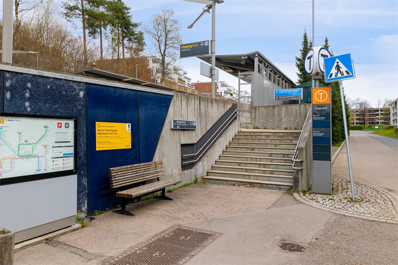 Kun 4 minutters gange til Ullernåsen T-banestasjon, med hyppige avganger mot sentrum.