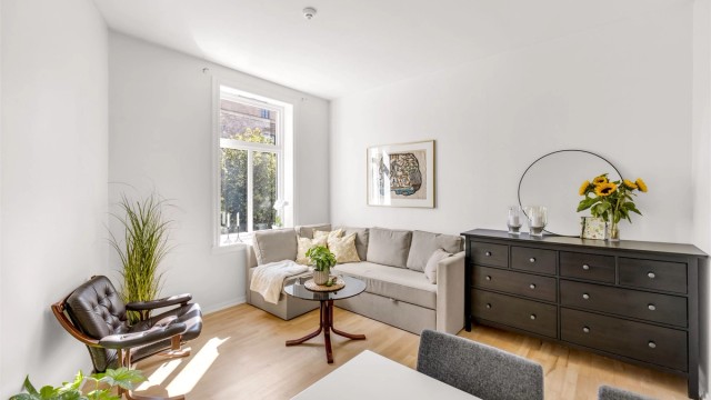 En lys og innbydende 2-roms selveierleilighet med attraktiv beliggenhet på St. Hanshaugen. Foto: Studio Solberg.