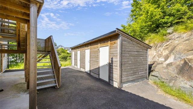 Leiligheten disponerer en egen utvendig bod på ca. 5 m².
