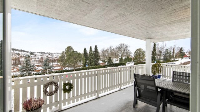 Overbygget balkong med gode solforhold