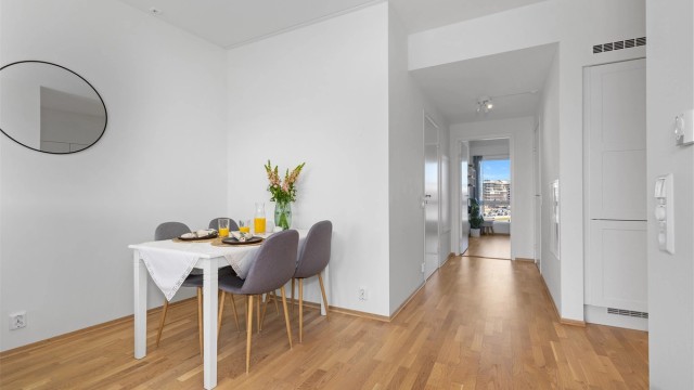 Det er god plass til spisestue