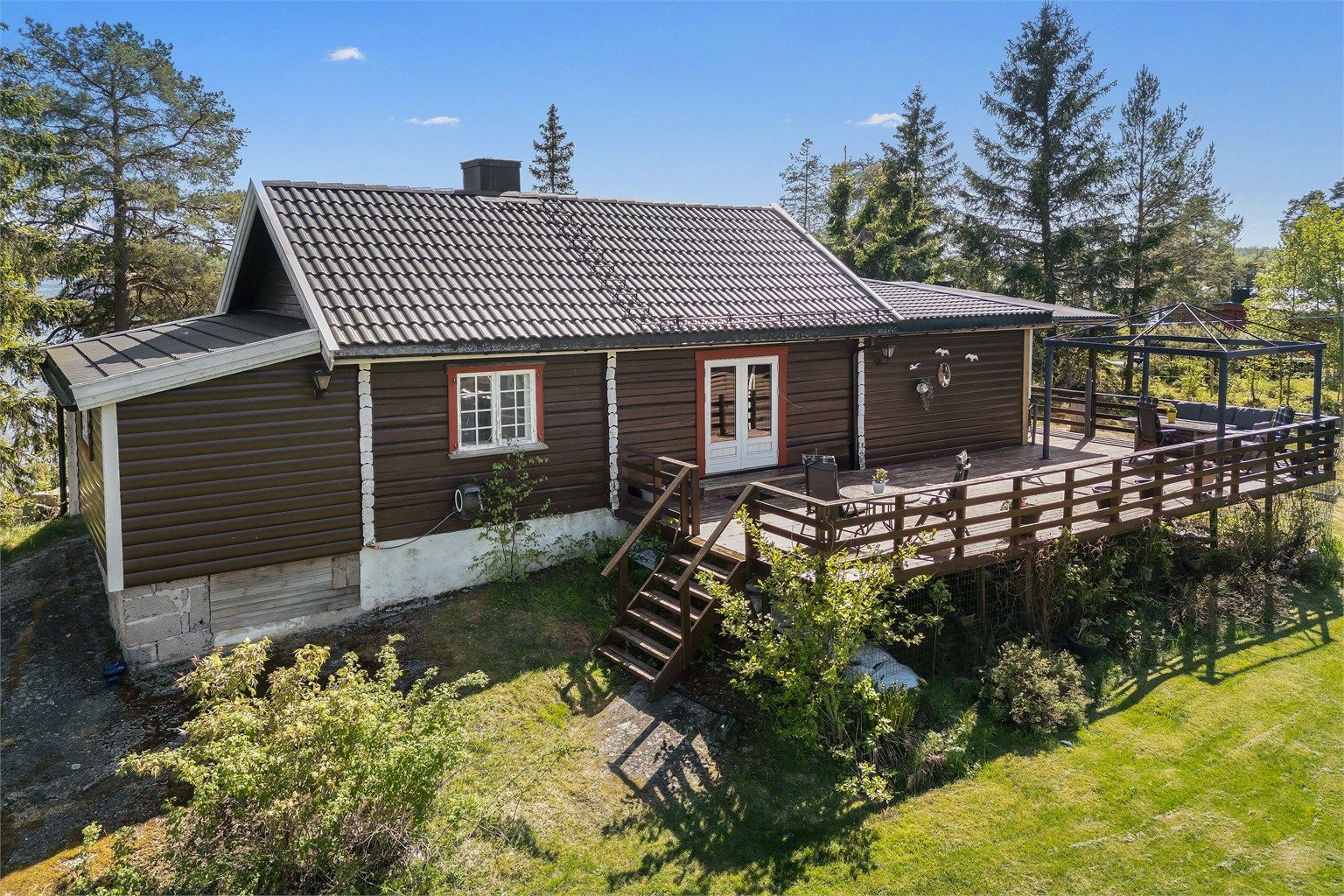 Ca. 45 minutter fra Oslo sentrum finner du Svines som er en halvøy i innsjøen Lyseren