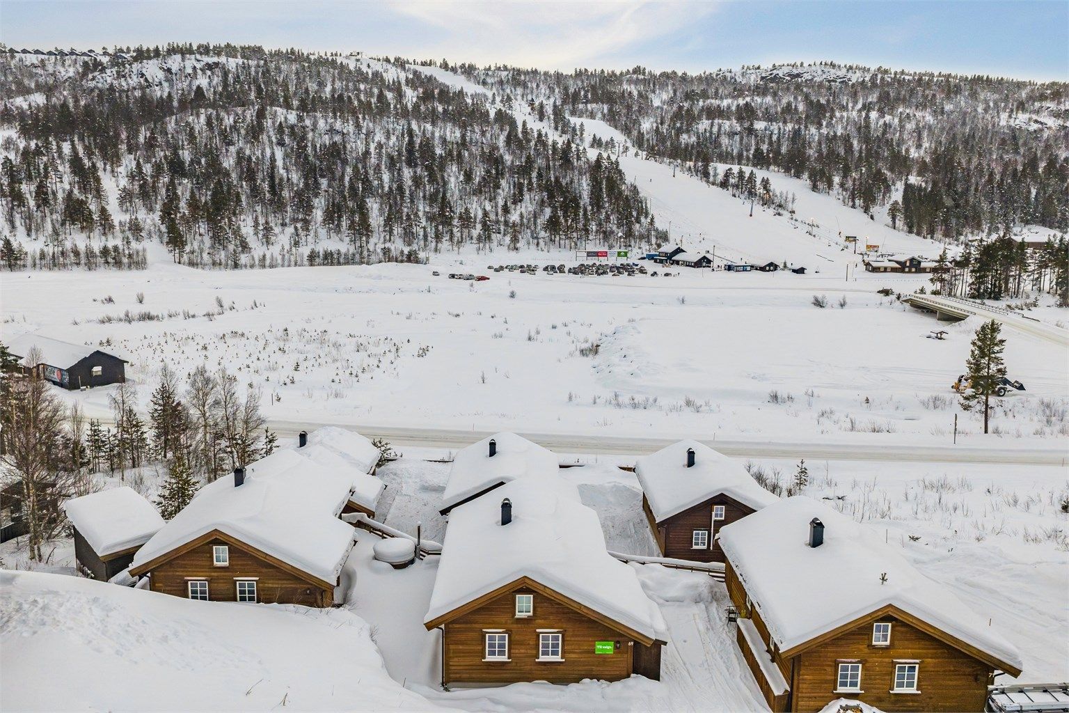Fasade mot bakken og skitrekket