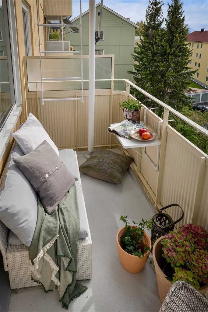 Her er det god plass til utemøblement som både sittegruppe og grill - det er tillatt med el- og/eller gassgrill på balkongene