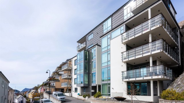 Velkommen til Fjelltunvegen 31, presentert av Krogsveen v/Eiendomsmegler/Partner Marit Stuen Aursnes