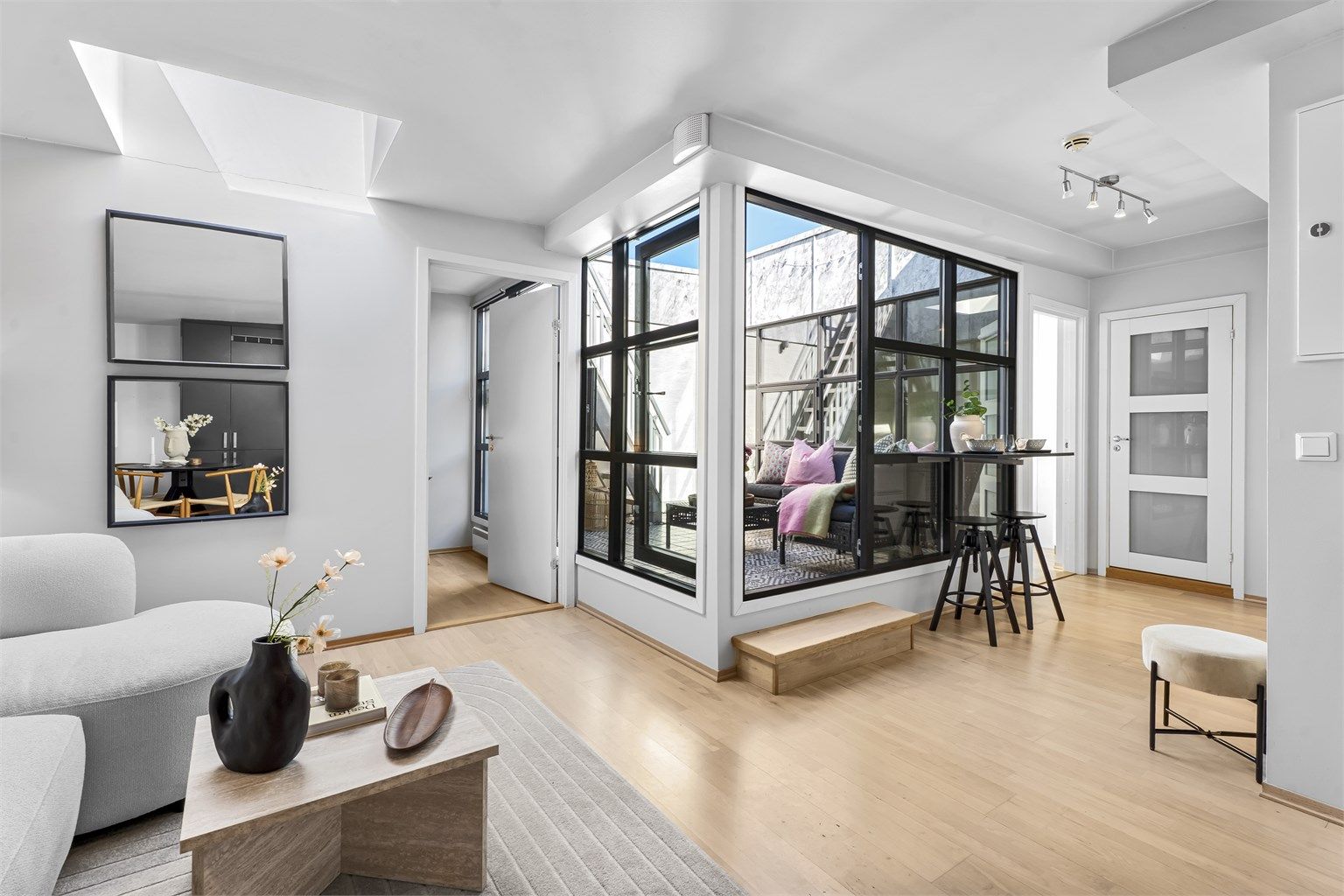 Velkommen til Åsengata 26! -  En unik 3-roms atriumsleilighet i populære Funkisgården.