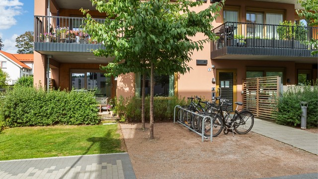 Sykkelparkering på fellesområdet.