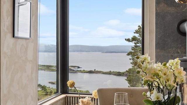 Hjørnevinduet lar deg få utsikten helt inn.