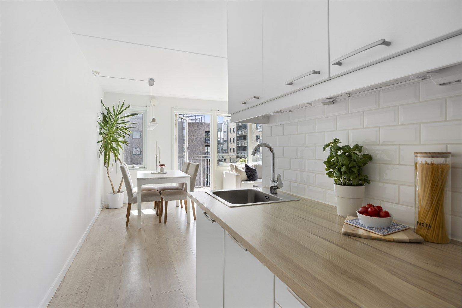 Benkeplate ble skiftet i 2018, ny ventilator i 2022 og ny oppvaskmaskin i 2026