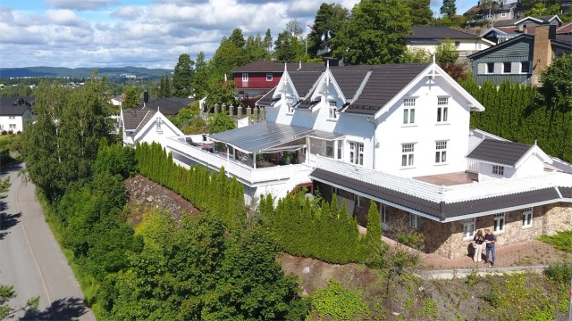 Eiendomsmegler Krogsveen v Siv Svensson Ostrø ønsker velkommen til Haneborgveien 56
