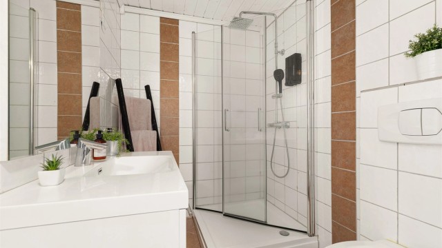 Badet i 2.etg er todelt - End el med servant, wc og dusj