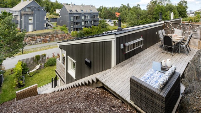 På takterrassen har man gode solforhold og man kan nyte fine ettermiddager i skjermede omgivelser