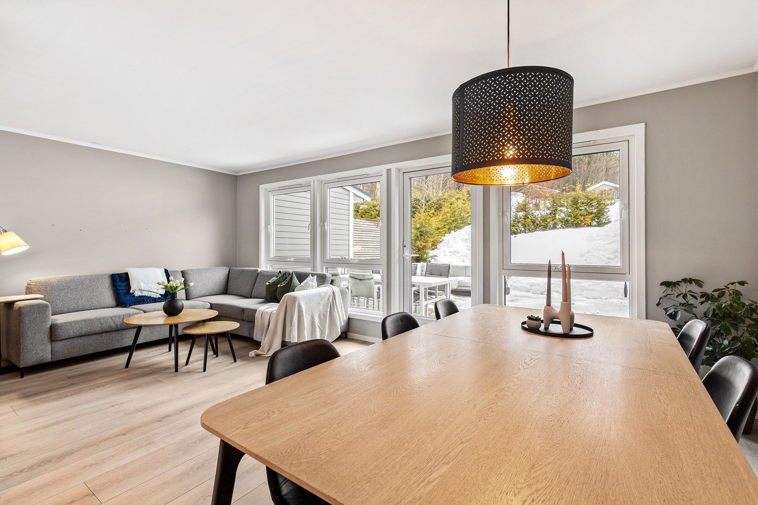 Robin Lauritzen v/ Eiendomsmegler Krogsveen har gleden av å presentere Munkebekken 22!