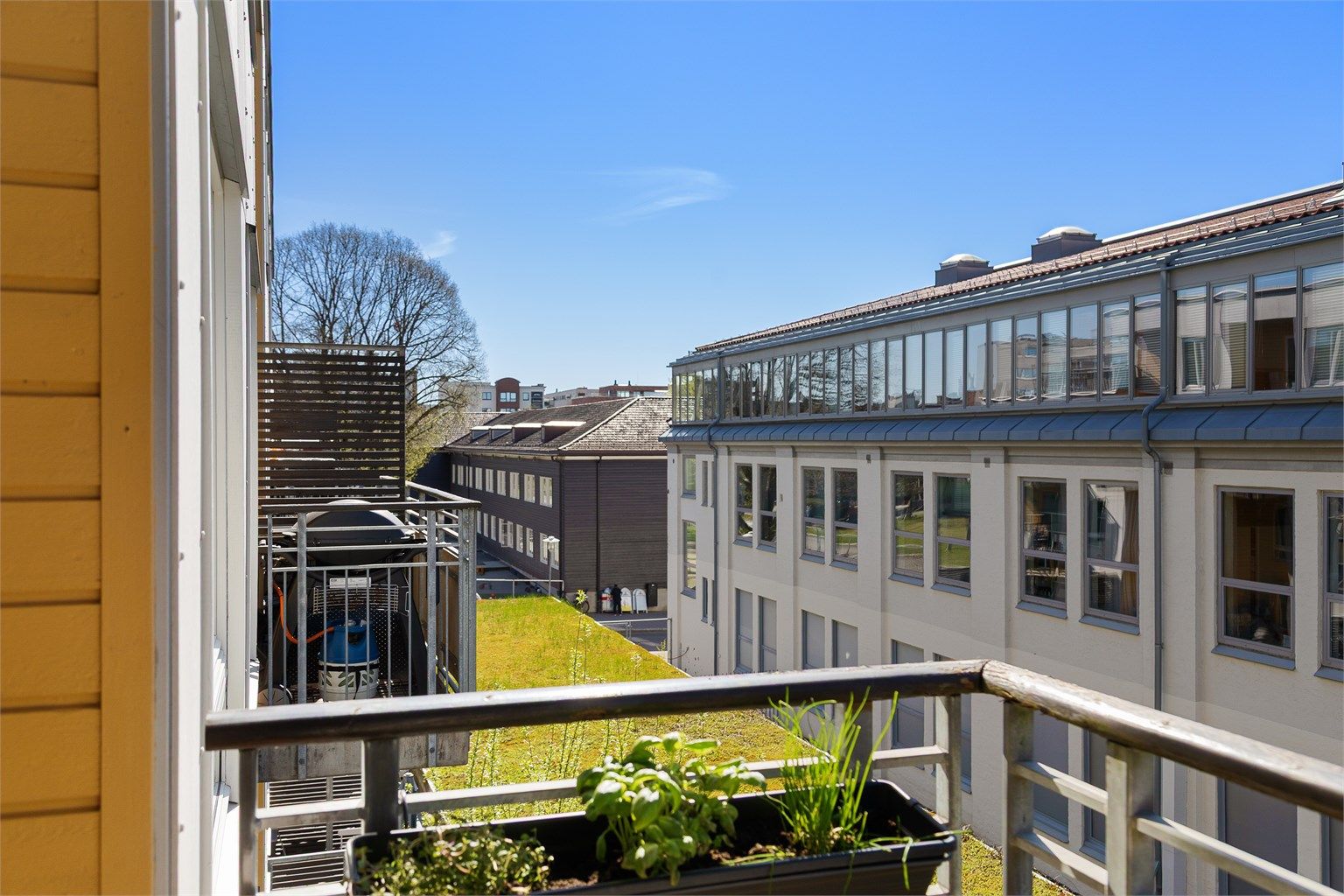 Balkongutsikt - Foto: Eiendomsfoto