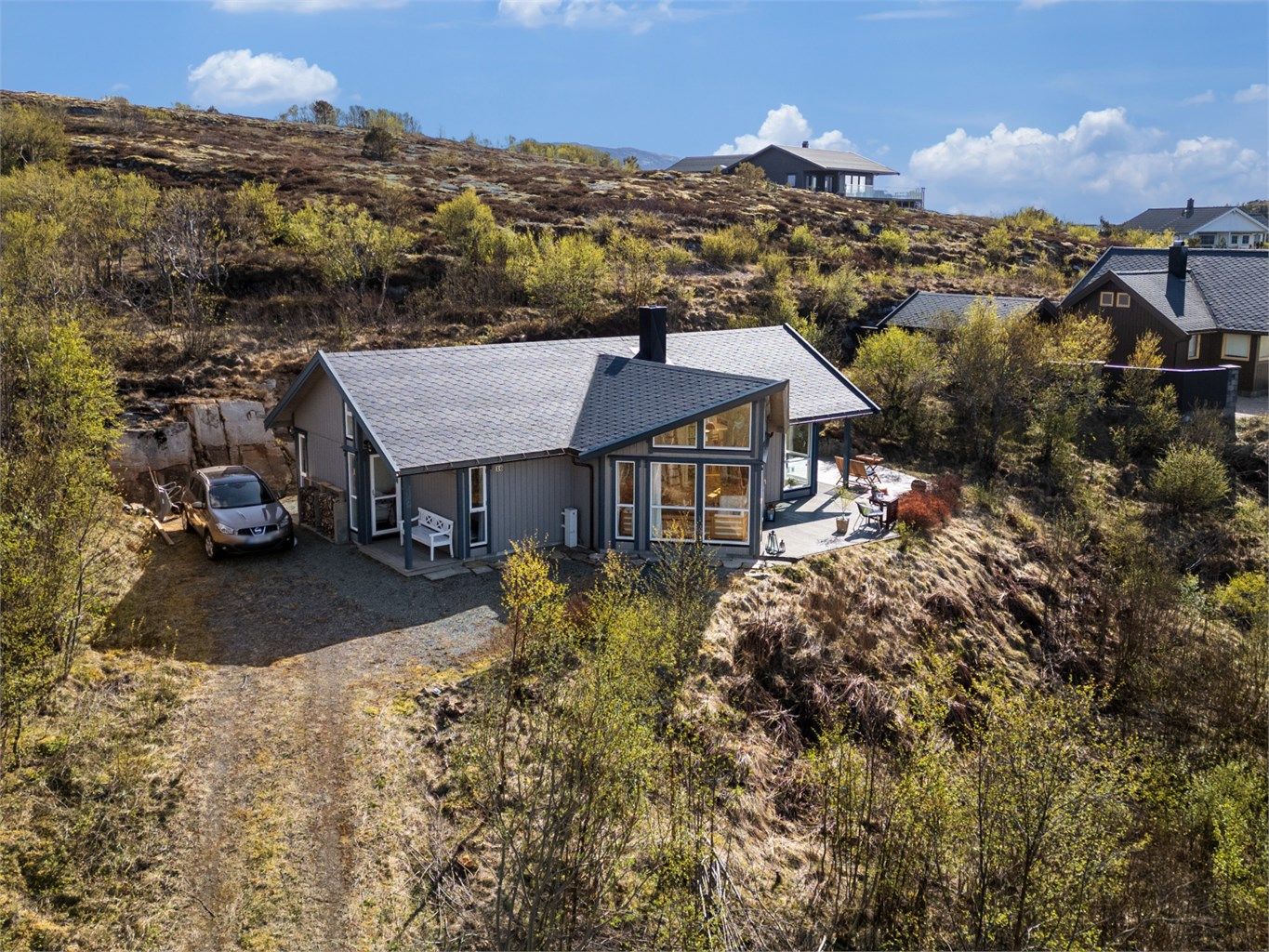 Saip Harmankaya presenterer en herlig hytte beliggende i et naturskjønt og idyllisk hytteområde! 