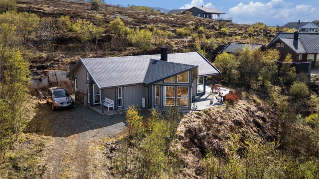 Saip Harmankaya presenterer en herlig hytte beliggende i et naturskjønt og idyllisk hytteområde!