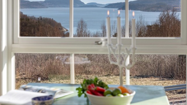 Her kan man nyte morgenkaffen til fantastisk utsikt